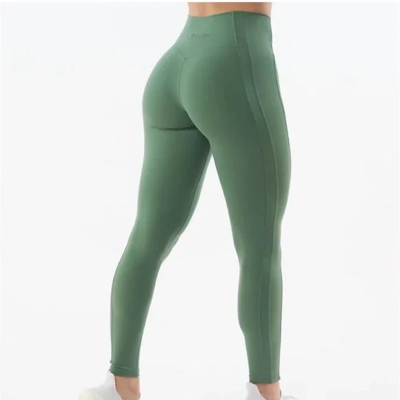 Alphalete pulse leggings - Picture 2 of 7